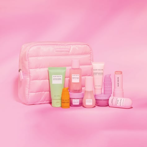 Glowing somewhere? This travel kit has everything you need to maintain glowing skin, no matter your destination. Make packing a breeze with this assortment of carry-on approved best-sellers and a Pink Dream Pillow pouch that fits all your travel essentials (and more) - at 15% off. Kit Includes: Avocado Ceramide Moistur Gift Ideas Skincare, Plum Plump, Skincare Kits, Preppy Makeup, Watermelon Glow, Travel Skincare, Skin Quiz, Dream Pillow, Sephora Skin Care