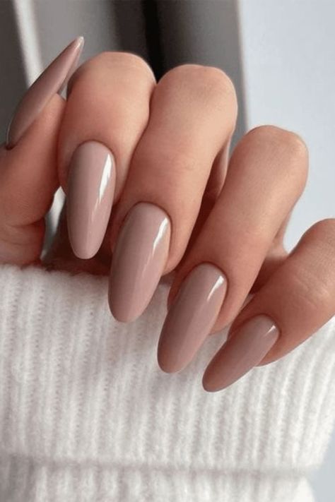 Latte Nails Ongles Beiges, Beige Nails Design, Taupe Nails, Nude Nail Designs, Beige Nails, Casual Nails, Classic Nails, Oval Nails, Neutral Nails