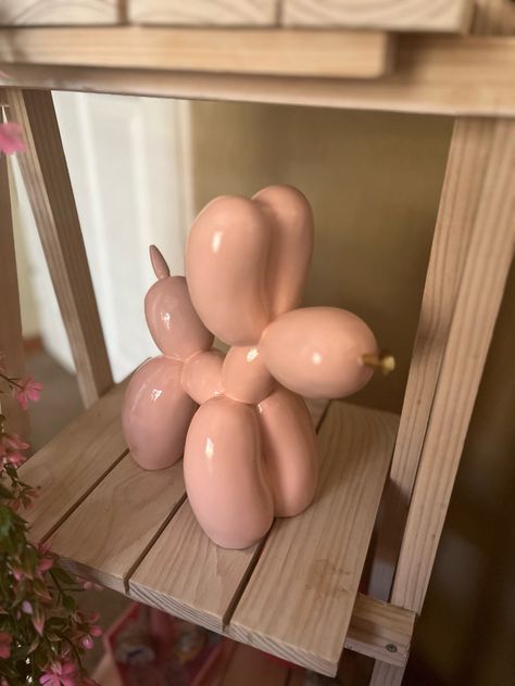 Dog Bedroom Decor, Ceramic Balloon, Aesthetic Pottery, Ballon Dog, Dog Bedroom, Ceramics Ideas, Dream Gift, Balloon Dog, Pink Ceramic