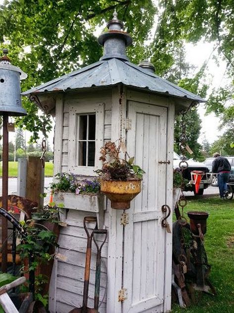 Need a proper storage for all your garden tools? Here's an easy, inexpensive and unique idea for you - a whimsical garden tool shed! While most tool sheds are typically just a nondescript roofed structure in the garden, this one is not only functional, it also adds a nice decorative touch to your backyard. This garden tool shed was designed by the owner-builder himself since he did not want a boring storage for his outdoor equipment. It was made with reclaimed fence timber which he got fr... Old Outhouse, Plants And Gardening, Greenhouse Shed, Tool Shed, Garden Tool Shed, Garden Wallpaper, Backyard Shed, She Sheds, Diy Shed