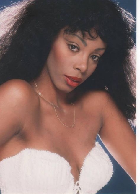 Donna Summer, circa 1978, Harry Langdon Black Female Singers, Disco Makeup, Treat Her Right, Black Actresses, Donna Summer, Vintage Black Glamour, Disco Music, Summer Photoshoot, Black Hollywood