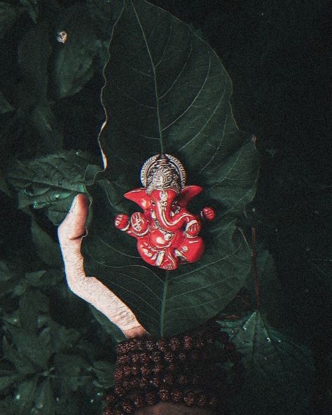 💘 Ganpati Aesthetic Wallpaper, Ganpati Bappa Wallpapers Aesthetic, Ganpati Asthetic Pics, Black Ganesha Wallpaper, Ganpati Bappa Aesthetic, Ganpati Bappa Wallpapers Black And White, Ganpati Aesthetic, Ganpati Bappa Images, Ganpati Wallpaper