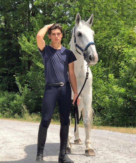 Equestrian Outfits Men, Horse Riding Outfit Casual, Equestrian Style Outfit, Male Horse, Horse Riding Outfit, Me And My Bestie, Equestrian Aesthetic, Horse Aesthetic, Future Outfit