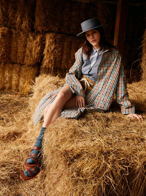 Amber Anderson Grazia France Guy Lowndes Cover Editorial Farm Fashion, Fashion Photography Editorial, Shoot Inspiration, Photoshoot Inspiration, Outdoor Style, Photography Inspo, Fashion Shoot, Autumn Inspiration, Editorial Photography