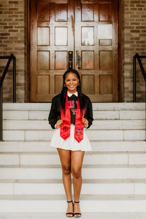 College Graduation Pictures Texas State, Texas Tech Senior Pictures, Texas Tech Graduation Pictures, Graduation Pictures Outfits, College Graduation Photoshoot, College Senior Pictures, College Graduation Photos, Grad Pic, College Graduation Pictures