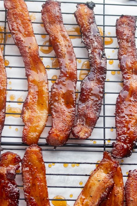 This Million Dollar Bacon recipe is the perfect candied bacon recipe for a crowd. It’s the perfect mix of sweet and spicy and will have all your family and friends impressed. #milliondollarbacon #millionairesbacon #brunchrecipes #breakfastrecipes Million Dollar Bacon Recipe, Maple Candied Bacon Recipe, Million Dollar Bacon, Candied Bacon Recipe, Toast Pizza, Buffet Party, Bacon Appetizers, Bacon Recipe, Candied Bacon