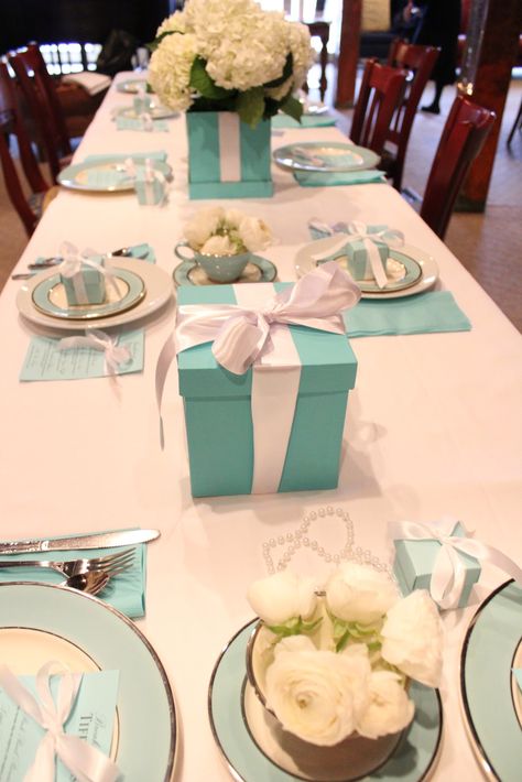 Tiffanys Birthday Party, Breakfast At Tiffany's Aesthetic, Breakfast At Tiffanys Party Ideas, Tiffany Birthday Party, Party Breakfast, Tiffany Birthday, Breakfast Birthday, Tiffany Theme, Tiffany Bridal Shower