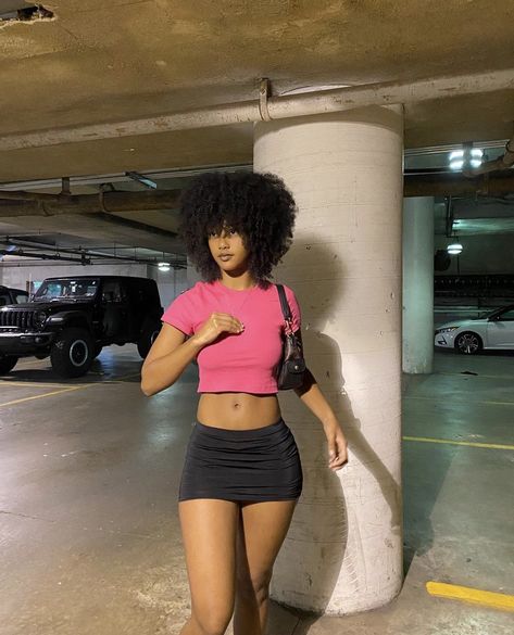 Afro Shapes, Brown Girl Aesthetic, Afro Inspiration, Street Style Outfits Casual, Informal Dress, Modesty Outfits, Body Outfit, Men Stylish Dress, Curvy Women Jeans