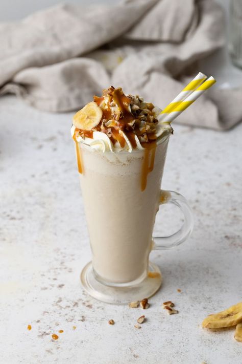 Caramel Milkshake Recipe, Caramel Milkshake, Banana Milkshake Recipe, Dried Banana Chips, Banana Caramel, Best Milkshakes, Milkshake Recipe, Dried Bananas, Banana Milkshake