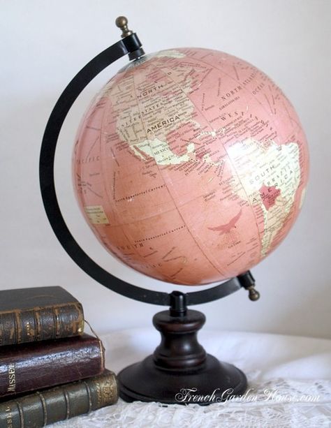 This Pink and Gold Globe is so pretty! (I think it'd be even better if the stand were gold too!) Pink Globe, Gold Globe, Tout Rose, Smart Tiles, I Believe In Pink, Map Globe, World Globe, Pink Home Decor, 背景 シンプル