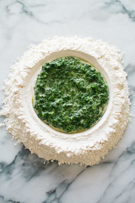 Spinach Pasta Dough Recipes, Homemade Spinach Pasta Dough, Spinach Pasta Dough, Sourdough Pasta Recipe, Homemade Spinach Pasta, Nonna Recipes, Cooking Homemade Pasta, Easy Homemade Noodles, Pasta Grannies