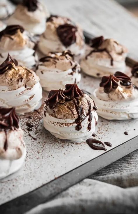 Chocolate Hazelnut Pavlova, Winter Pavlova, Hazelnut Pavlova, Pavlova With Chocolate, Christmas Pavlova, Mini Pavlovas, Chocolate Pavlova, Christmas Banquet, Pavlova Dessert