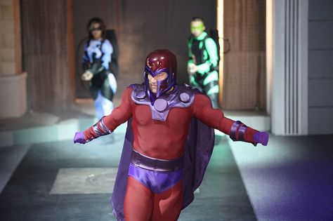 Magneto from the X-Men comics. Eric Lensherr, Magneto Cosplay, Magneto Costume, Creative Cosplay, Awesome Costumes, Comic Costume, Best Cosplay Ever, Superhero Cosplay, Awesome Cosplay