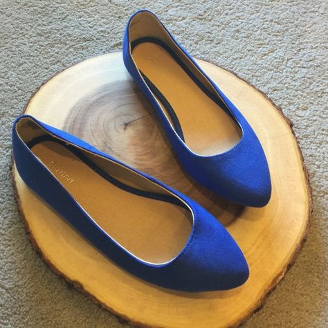 Royal Blue Suede Flats Perfect condition! Only worn once! Not a single scrape or scuff anywhere. Bought them in a pinch on a work trip when my heels were KILLING me. They're cute and comfortable shoes- it's just that ballet flats have never looked the best on me. Royal Blue- Old Navy calls them Aurora Blue. Please let me know if you have any questions. Old Navy Shoes Flats & Loafers Dark Blue Flats, Royal Blue Flats, Work Trip, Blue Suede Shoes, Killing Me, Navy Shoes, Suede Flats, Blue Flats, Prom Shoes