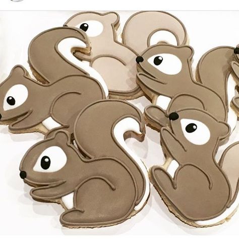 Loving how cute these cookies by @bakewell_boutique are using our Chubby Squirrel cutter!! Squirrel Cookies, Fall Decorated Cookies, Halloween Sugar Cookies Decorated, Minnie Mouse Cookies, Halloween Sugar Cookies, Thanksgiving Cookies, Sugar Cookie Designs, Cutout Sugar Cookies, Fall Cookies