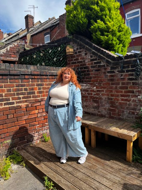 Lucy And Yak Plus Size, Lucy Yak, Plus Size Posing, Double Denim Looks, New Balance Trainers, Balance Trainers, Lucy And Yak, Denim Outfits, Ootd Ideas