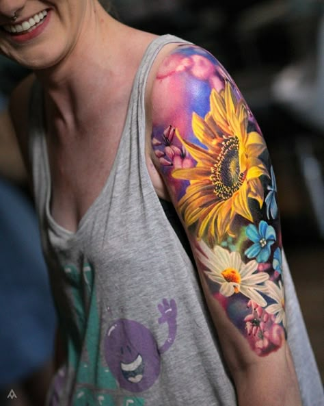 Bright Flower Tattoos, Cool Half Sleeve Tattoos, Bright Tattoos, Tattoo Magazine, Muster Tattoos, Floral Tattoo Sleeve, Flower Sleeve, Geniale Tattoos, Flower Tattoo Sleeve