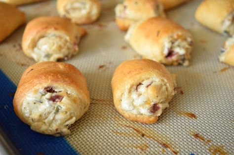 Cream Cheese Bacon Crescent Rolls, Philadelphia Chive And Onion Cream Cheese Recipes, Chive And Onion Cream Cheese Recipes, Onion Roll Ups, Crescent Roll Appetizers Cream Cheese, Bacon Roll Ups, Crescent Roll Recipes Appetizers, Pillsbury Crescent Recipes, Bacon Rolls