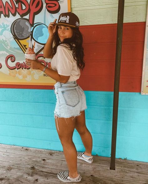 Southern Fits, Summer Rodeo Outfits, Western Outfits Women Summer, Summer Western Outfits, Simple Western Outfits, Rodeo Fits, Western Summer Outfits, Punchy Outfits, Country Summer Outfits