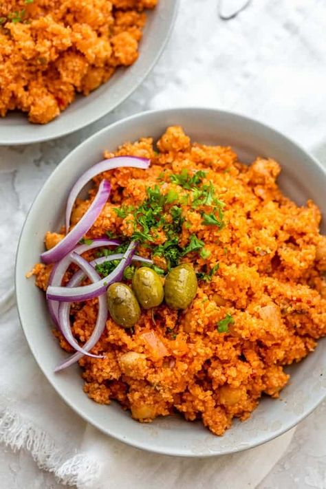 Bulgur Pilaf Bulgur Pilaf, Bulgur Recipes, Mediterranean Dinner, Pilaf Recipe, Bulgur Wheat, Pilaf Recipes, Easy Beef Stew, Lebanese Recipes, Mediterranean Dishes