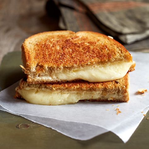 Enjoy a tasty and healthy recipe. Learn how to make Grilled Swiss Cheese with Dijon-Mayonnaise. Dijon Mayonnaise Recipe, Grilled Swiss Cheese Sandwich, Swiss Cheese Sandwich, Swiss Grilled Cheese, Cheese Sandwich Recipes, Mayonnaise Recipe, Cheesy Recipes, Cheese Sandwich, Grilled Cheese Sandwich