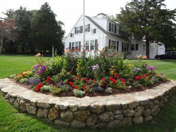 Flag Pole Landscaping Front Yards, Flagpole Landscaping, Flag Pole Landscaping, Circle Driveway Landscaping, Flagpole Landscaping Ideas, Farm Landscaping, Landscaping Retaining Walls, Driveway Landscaping, Front Lawn