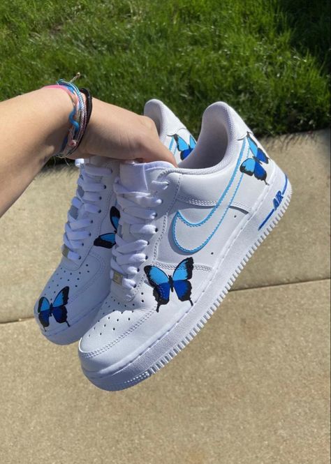 Cute Casual Shoes, Casual Shoes Women Sneakers, Nike Shoes Women Fashion, Pretty Sneakers, Butterfly Shoes, Nike Fashion Shoes, Preppy Shoes, Pretty Shoes Sneakers