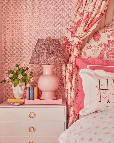 Lisa Henderson on Instagram: "Perfectly pretty in pink 💕 Happy Valentine’s Day! #lisahendersoninteriors 📷: @jacobsnavely / styling by @francesfinds" Lisa Henderson Interiors, Lisa Henderson, Big Girl Bedrooms, Perfect Bedding, Dorm Room Inspiration, Girl Bedroom Designs, Dreamy Bedrooms, Kids Interior, Room Remodeling