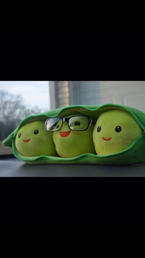 3 peas in a pod 3 Peas In A Pod, Yahoo Answers, Toy Story Characters, Peas In A Pod, Toy Story 3, Pea Pods, Pinterest Images, Pop Out, A Whole New World