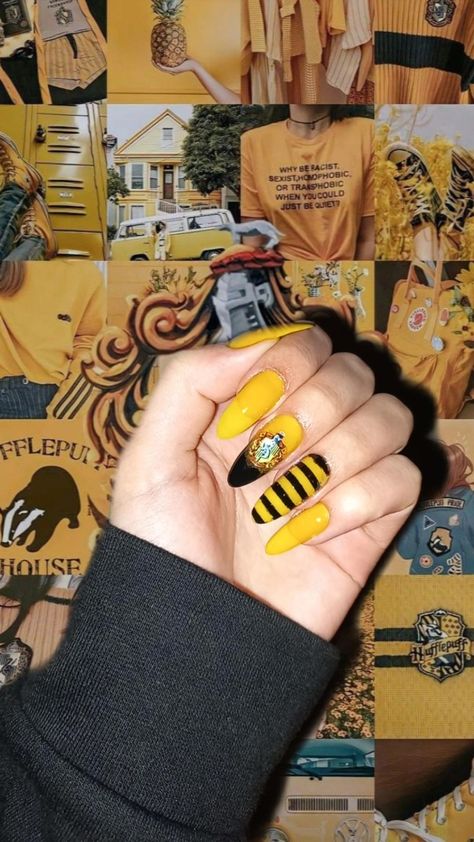 Hufflepuff Nail Designs, Harry Potter Hufflepuff Nails, Hufflepuff Nail Art, Hogwarts Nails, Hufflepuff Nails, Hogwarts Hufflepuff, Potter Nails, Harry Potter Nail Art, Harry Potter Nails