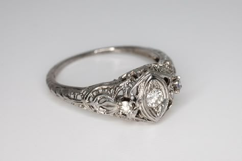 Vintage Engagement Rings Platinum, Unique Vintage Style Engagement Rings, Silver Vintage Wedding Rings, Antique Silver Engagement Rings, Vintage Engagement Ring Silver, Vintage Wedding Rings Silver, Silver Vintage Engagement Rings, Art Deco Ring Engagement, Antique Engagement Rings Vintage 1920s