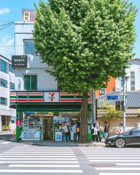 Urban Tree, Street Trees, Japan Street, Japan Aesthetic, On The Corner, Aesthetic Japan, City Street, Urban Sketching, Jeju