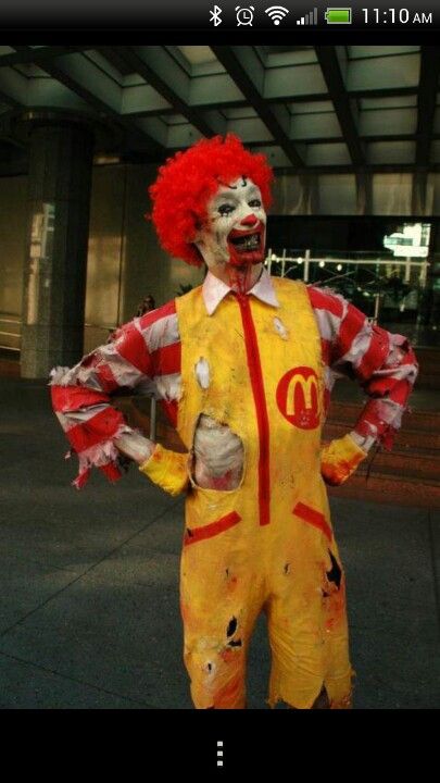 The evil m Female Ronald Mcdonald Costume, Evil Ronald Mcdonald Costume, Evil Ronald Mcdonald, Scary Ronald Mcdonald, Mcdonald’s Halloween, Creepy Ronald Mcdonald, Ronald Mcdonald Costume, Clown Halloween Costumes, Diy Mascara