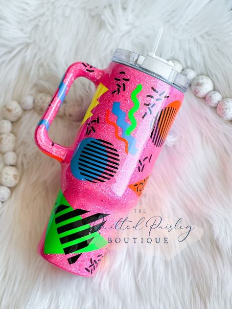 90s Tumbler Cup, Friends Tumbler Ideas, Epoxy Tumbler With Handle, Barbie Glitter Tumbler, Tumbler With Handle Ideas, Epoxied Tumblers, Lego Tumbler, 90s Cup, Diy Tumbler Cups