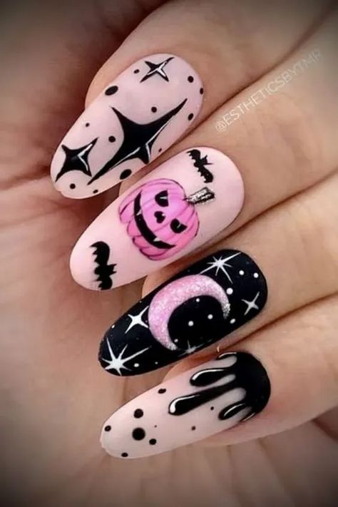 Fun Halloween Nails, Black Halloween Nails, Nail Art Halloween, Holloween Nails, Halloween Acrylic Nails, Cute Halloween Nails, Pumpkin Nails, October Nails, Party Nails