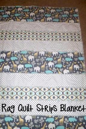 Rag Quilt Ragtime Quilts, Diy Rag Quilt, Strip Rag Quilts, Rag Quilting, Blanket Sewing, Fried Cornbread, Homemade Baby Gifts, Flannel Rag Quilts, Homemade Blankets