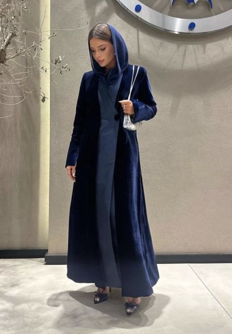 Winter Abaya Designs, Winter Abaya Outfits, Abaya Blazer, Blazer Abaya, Navy Blue Abaya, Winter Abaya, Abaya Inspiration, Quite Luxury, Blue Abaya