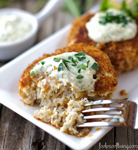 Crab Cakes with Rémoulade Sauce Smoked Salmon Patties Recipe, Smoked Salmon Cakes, Smoked Salmon Cakes Recipe, Smoked Salmon Patties, Sauce For Crab Cakes, Salmon Cakes Recipe, Canned Salmon Recipes, Smoked Recipes, Crab Cake Recipes