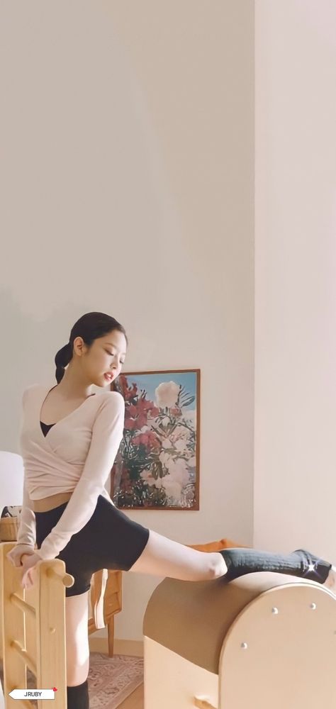 Pilates Outfit, Serena Van Der Woodsen, Jennie Kim Blackpink, Jisoo Blackpink, Healthy Lifestyle Inspiration, Workout Aesthetic, Workout Outfit, Kim Jisoo, Pink Princess