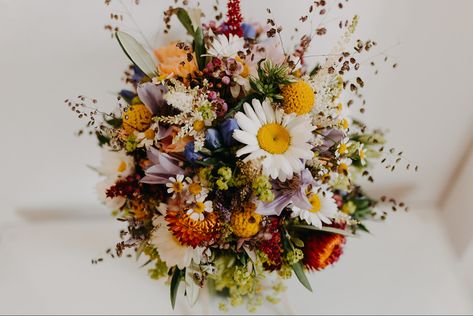 Wildflower Wedding Theme, Wildflower Wedding Bouquet, Orange Wedding Flowers, Earthy Wedding, Colorful Bouquet, Wildflower Bouquet, Beautiful Bouquet Of Flowers, Cute Wedding Ideas, Wildflower Wedding