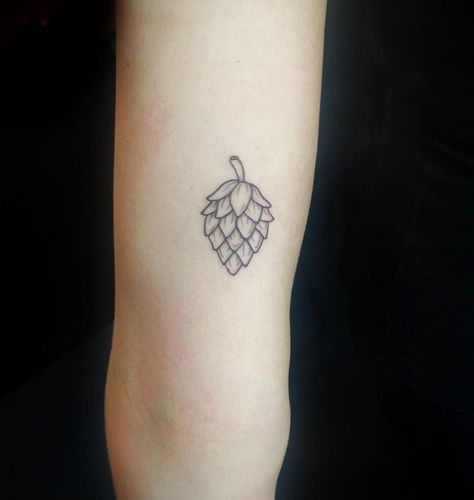 Little Hops 🍺. • • • #hops #beertattoo #hopstattoo #tattoo #tattoos #tatt #tatts #tat #tats #tattooed | Instagram Beer Hop Tattoo, Andante Tattoo, Hop Tattoo Ideas, Beer Tattoo, Hop Tattoo, Beer Tattoos, Stick Poke, Beer Hops, Sleeve Ideas