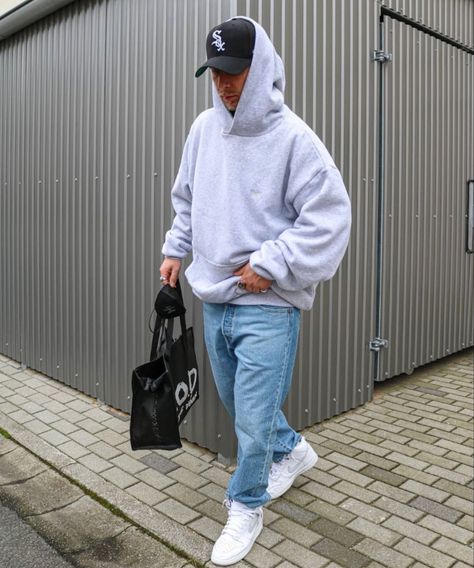 Blue Jeans Streetwear Men, Men’s Winter Outfits Hoodie, Hoodie And Jeans Outfit Men, Hoodie And Cap Outfit, Dark Blue Jeans Outfit Men Street Style, Blue Cap Outfit Men, Hoodies Men Style Streetwear, White Hoodie Outfit Men, New Era Cap Outfit