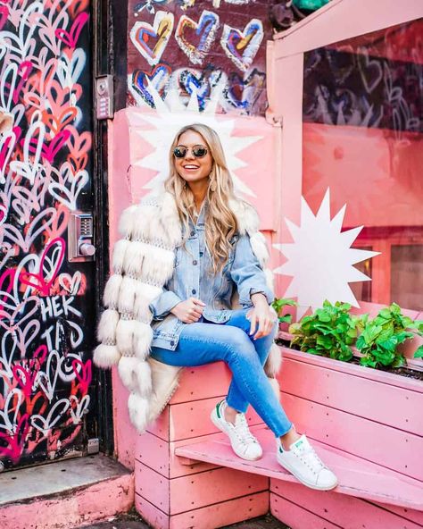 35 Most Instagrammable Places in NYC - Best Photo Spots in NYC What To Do In Nyc, Pietro Nolita, Pink Restaurant, Places In Nyc, Blogger Poses, Tavern On The Green, Roman And Williams, Nyc Instagram, New York Architecture