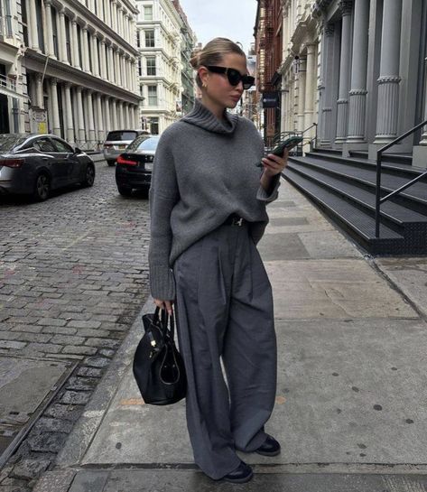 Corporate Attire Women, Old Money Winter, Aesthetic Overalls Outfit, Gray Trousers, Chic Business Casual, Business Attire Women, Fest Outfits, Skandinavian Fashion, Corporate Attire