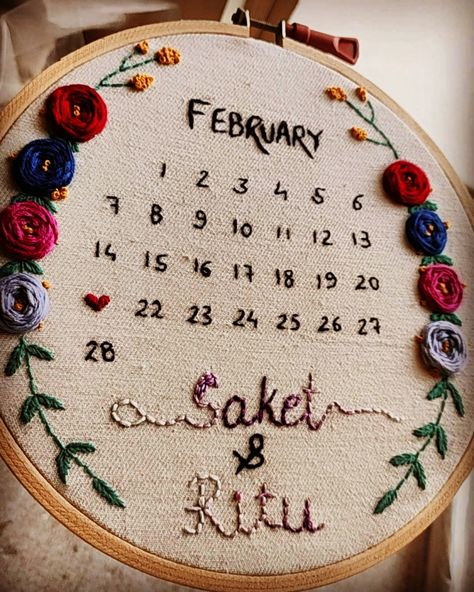 Couples Embroidery Hoop, Couples Embroidery, Calendar Embroidery, Love Anniversary, Hand Embroidery Art, Embroidery Hoop, Embroidery Art, Embroidery Stitches, Anniversary Gift