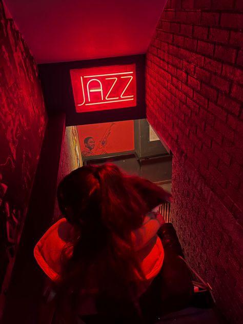 #jazz #night #nightlife #edinburgh #london #aesthetic #instagram London Night Out, Jazz Night, London Nightlife, Jazz Bar, London Night, London Aesthetic, London Summer, Night Aesthetic, London Travel