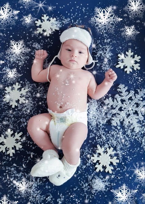 January Baby Monthly Photo Ideas, Baby January Photo Ideas, Winter Baby Photoshoot Ideas At Home, Baby Winter Photoshoot Ideas, January Photoshoot Ideas Baby, January Baby Photoshoot, January Baby Monthly Picture, Baby Winter Photoshoot, Winter Theme Baby Photoshoot