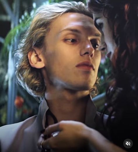 Jace Clary Fanart, Jace Wayland And Clary Fray, Shadowhunters Actors, Born Book, Alec Volturi, Tom Cruise Hot, Jamie Bower, Belly Dancing Workout, Clary And Jace