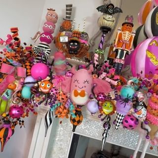 Amy Sons ~ Cupcakes for Grace (@cupcakesforgrace) • Instagram photos and videos Pink Sweets, Halloween Mantel, The Color Pink, Please And Thank You, Pink Halloween, Pretzels, Christmas Candy, Pink Christmas, Say You