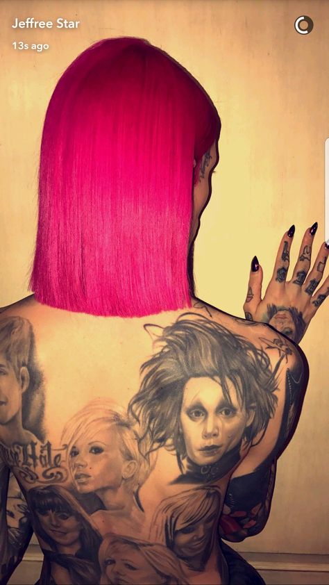 JeffreeStar ☆☆☆ (jeffreedahmer) Jeffree Star Tattoos, Edward Scissorhands, Gothic Rock, Star Tattoos, Jeffree Star, Pink Hair, Portrait Tattoo, Piercings, Stars